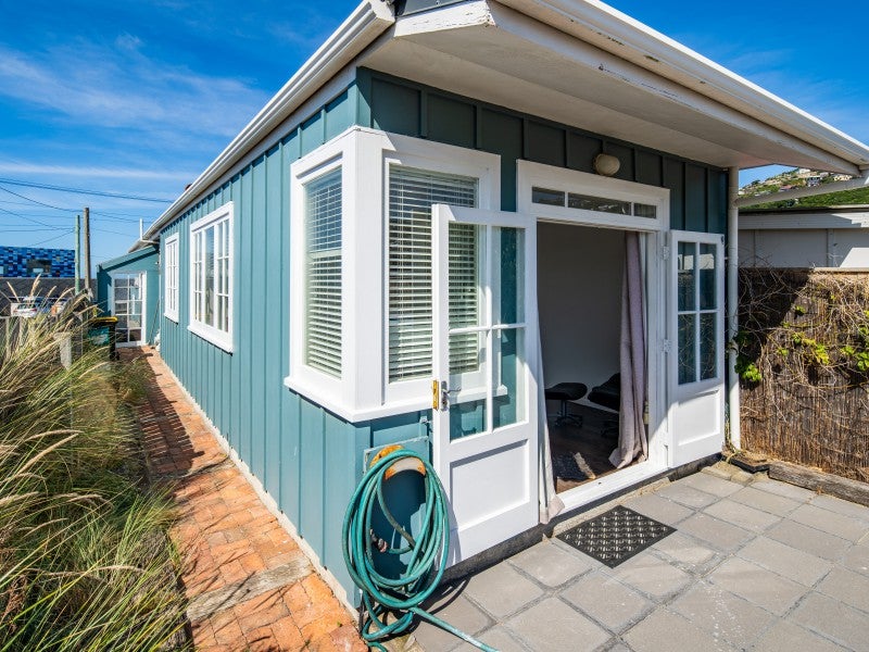 78 Lyall Parade, Lyall Bay, Wellington - Carousel 1