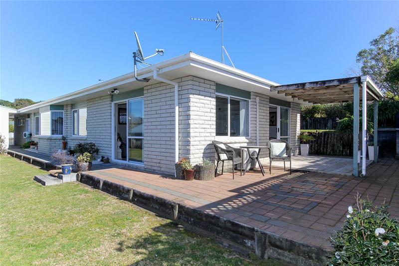 6 Fantome Place, Whalers Gate, New Plymouth - Carousel 1