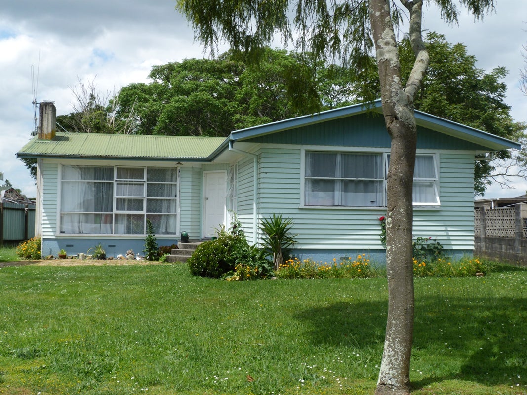 54 Rhonda Avenue, Deanwell, Hamilton - Carousel 1
