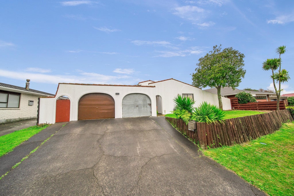 20 Puketotara Street, Highlands Park, New Plymouth - Carousel 1