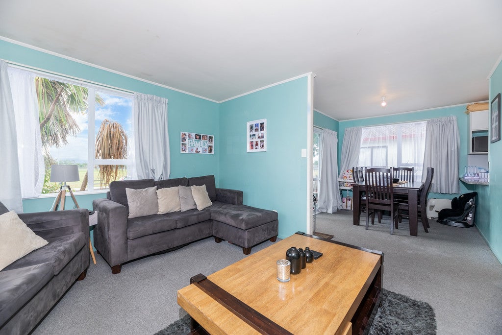 178 Waitemata Drive, Ranui, Auckland - Carousel 2