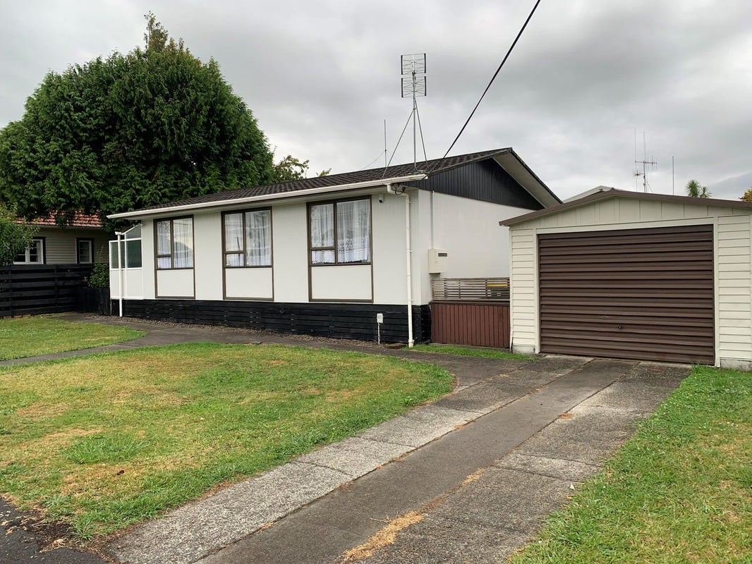 4 Sale Street, Fairfield, Hamilton - Carousel 1