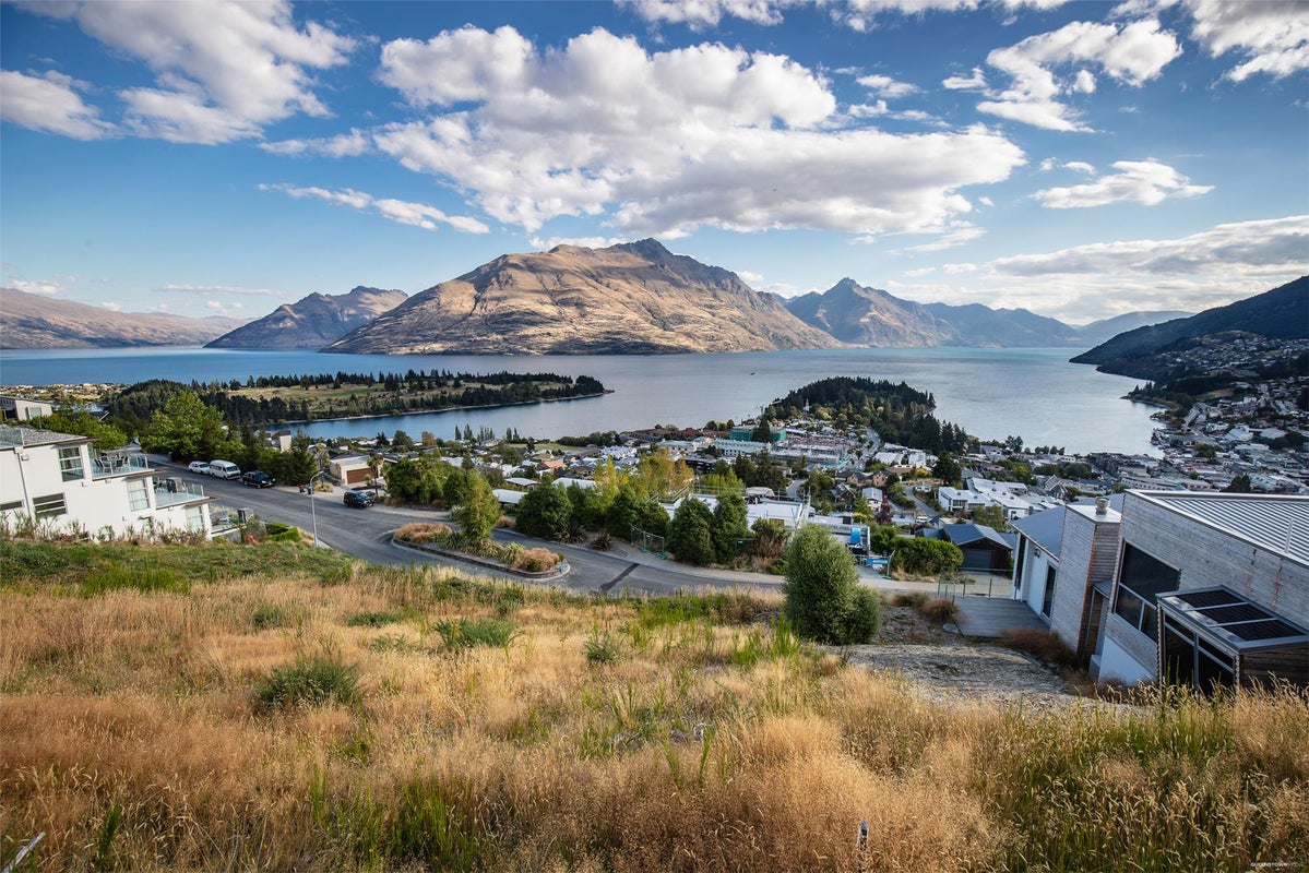 29 Belfast Terrace, Queenstown, Queenstown - Carousel 1