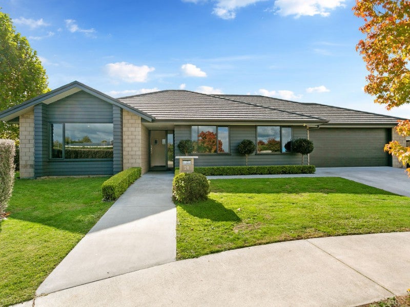 28 Lilac Close, Cambridge, Cambridge - Carousel 1