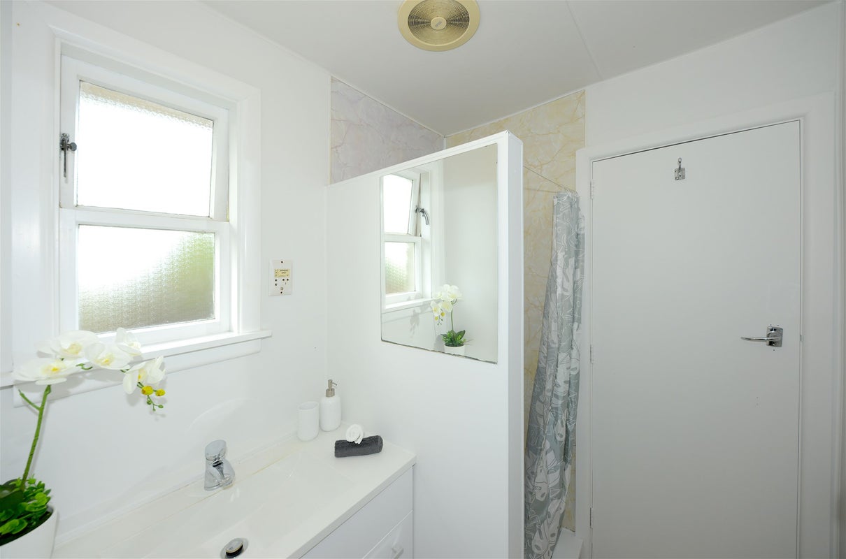 2/3 Juniper Place, Burnside, Christchurch - Carousel 15