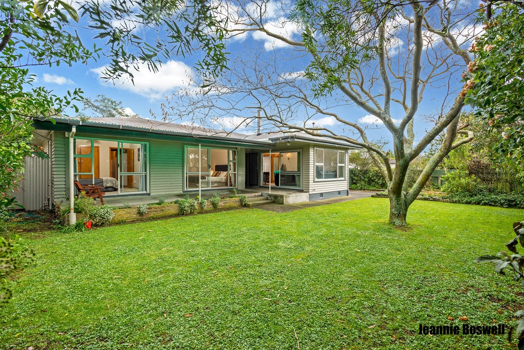 16 Roy Street, Palmerston North, Palmerston North - Carousel 1