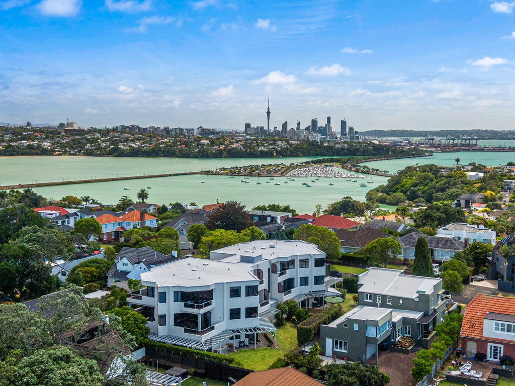 1/10 Sudeley Street, Orakei, Auckland - Carousel 2