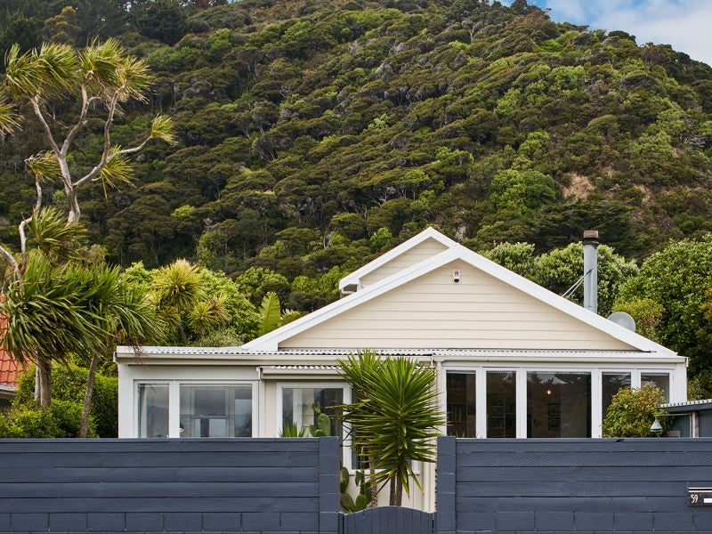 59 Marine Parade, Eastbourne, Lower Hutt - Carousel 1