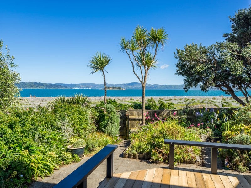 5 Nikau Street, Eastbourne, Lower Hutt - Carousel 1