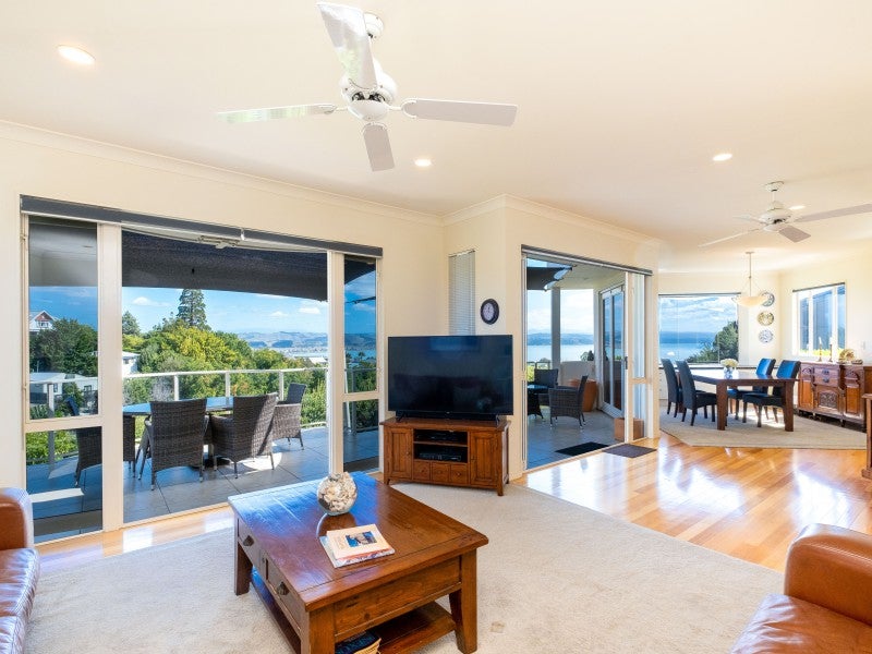 6 Roslyn Road, Bluff Hill, Napier - Carousel 2