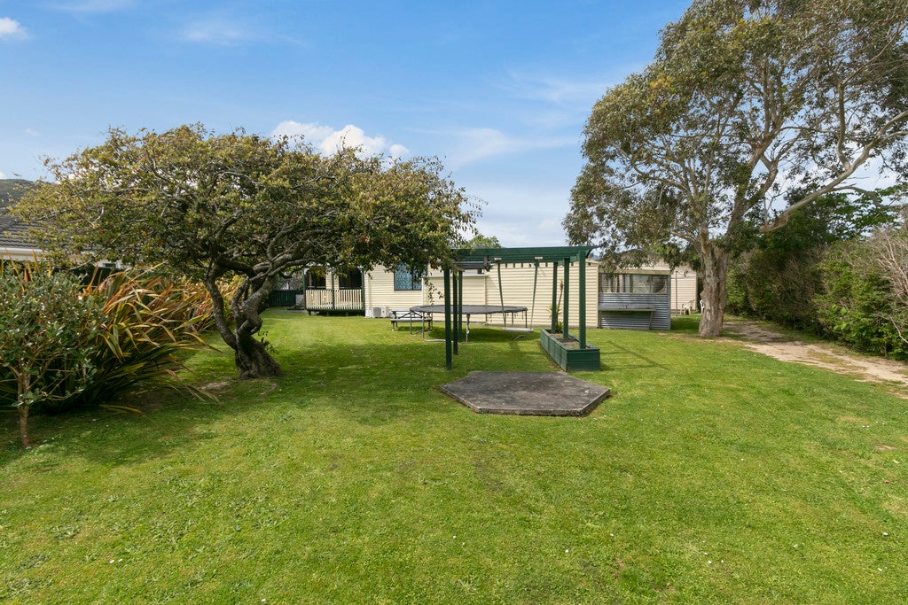 2 Russell Road, Wainuiomata, Lower Hutt - Carousel 12