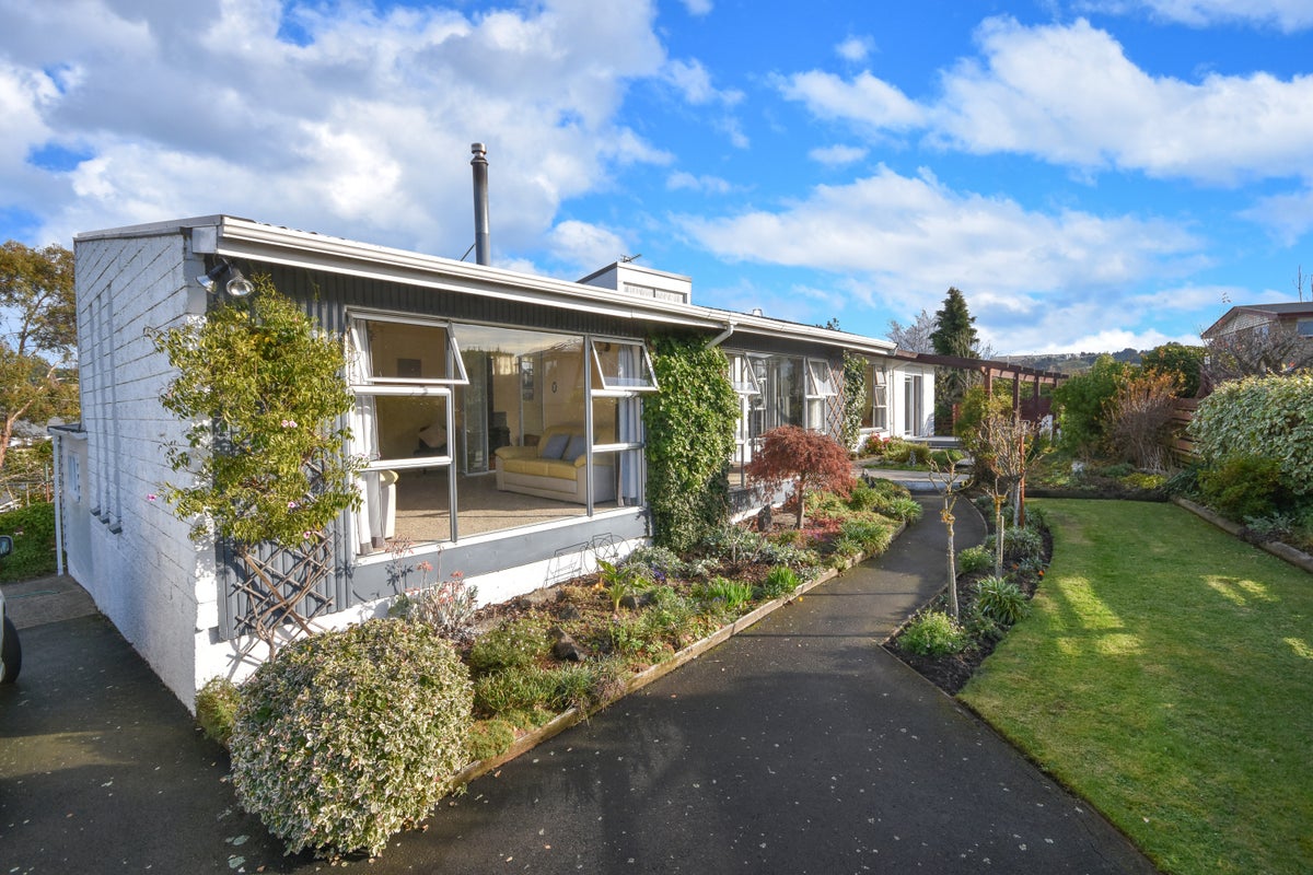 8 Estuary Crescent, Fairfield, Dunedin - Carousel 2
