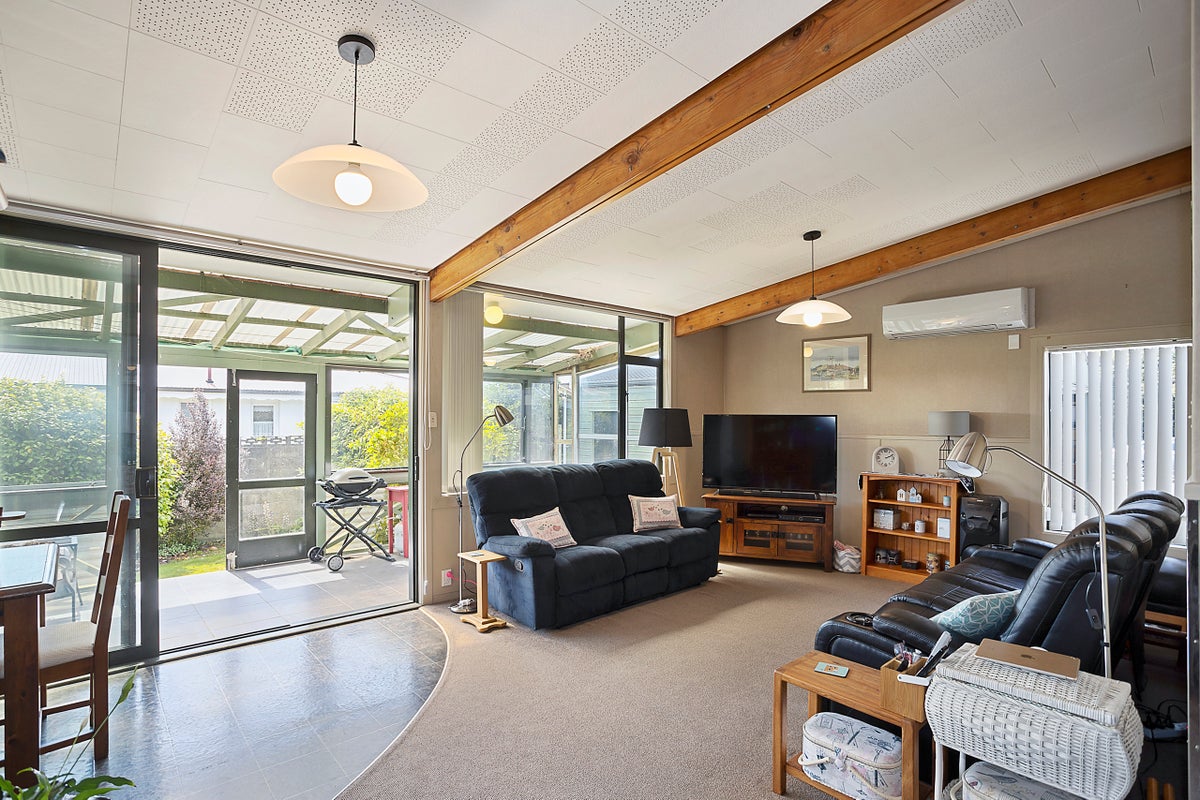 4 Pine Crescent, Hargest, Invercargill - Carousel 2