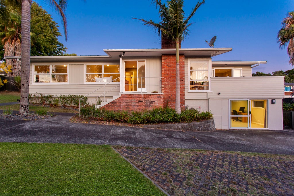 46 Saffron Street, Birkdale, Auckland - Carousel 2