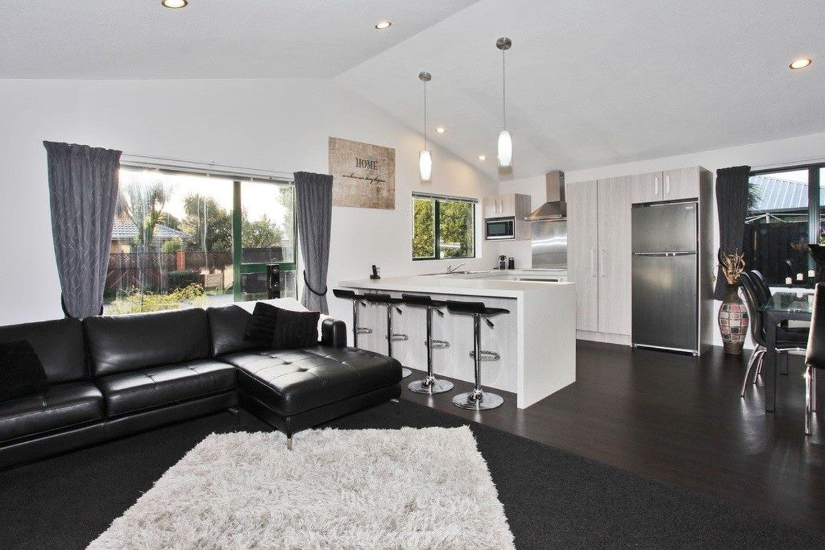 2 Windward Lane, Bromley, Christchurch - Carousel 1