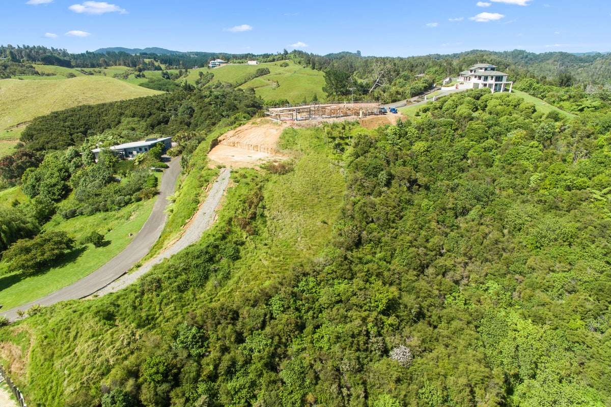 4 Foxglove Drive, Maraetotara, Whakatane - Carousel 1