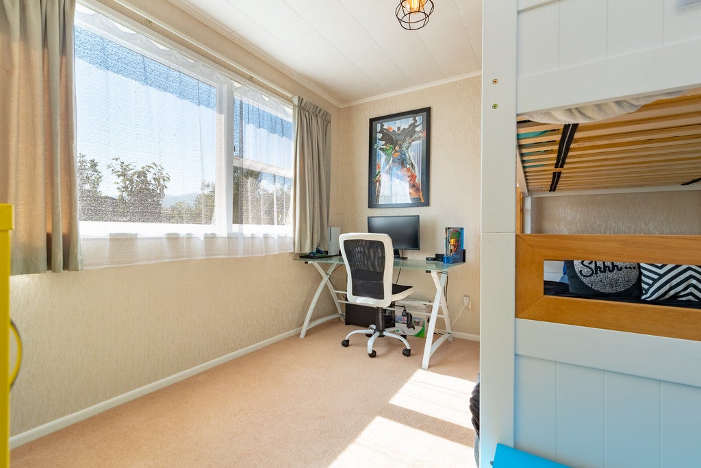 51 California Drive, Totara Park, Upper Hutt - Carousel 14