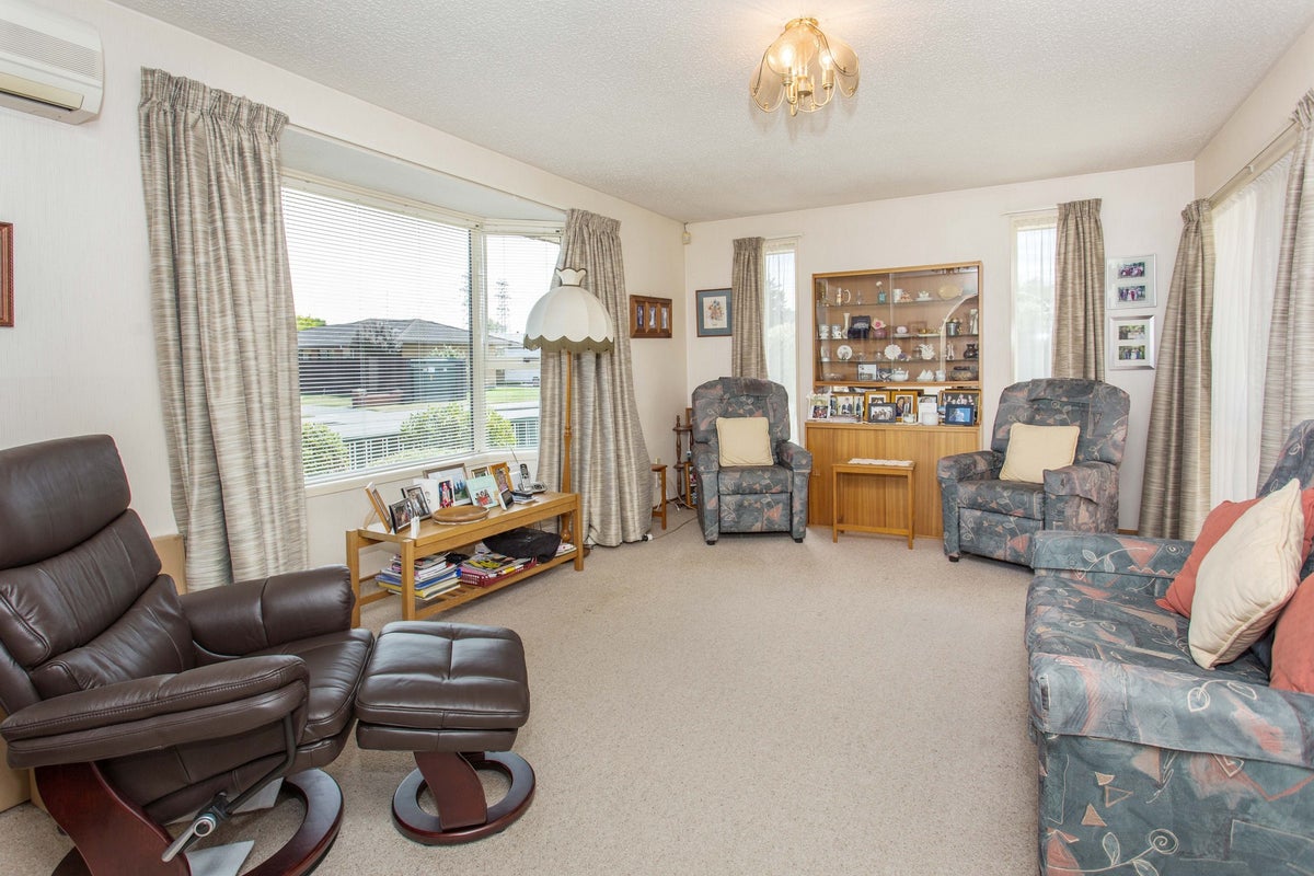 1/16 Peebles Drive, Hei Hei, Christchurch - Carousel 2