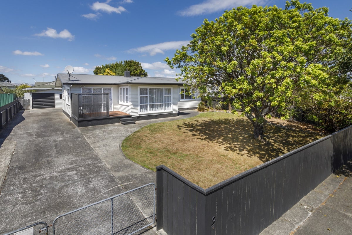 6 Lockhart Avenue, Milson, Palmerston North - Carousel 1