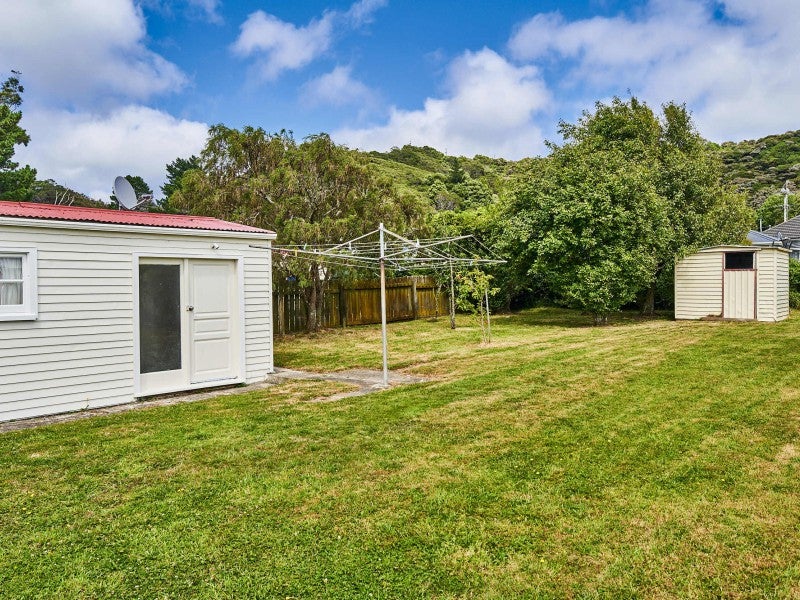 39 Westminster Road, Wainuiomata, Lower Hutt - Carousel 17