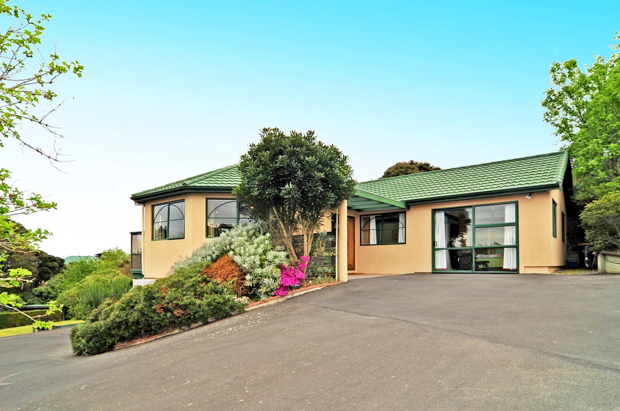 32 Leithton Close, Glenleith, Dunedin - Carousel 1