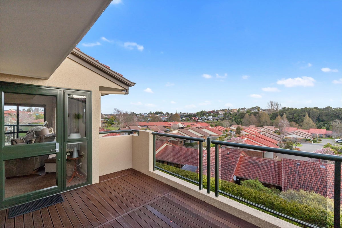 63 Grosvenor Gardens, Flagstaff, Hamilton - Carousel 2