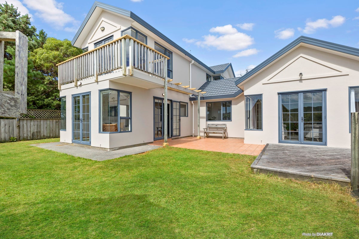 12A Arun Crescent, Southgate, Wellington - Carousel 1