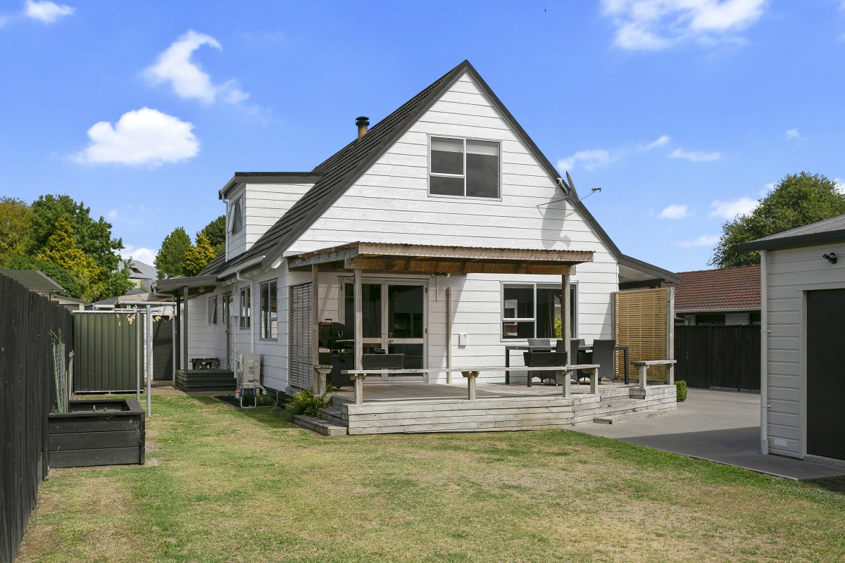 16 Sheridan Crescent, Leamington, Cambridge - Carousel 2