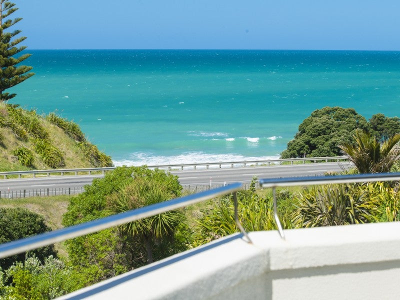 33 Sirrah Street, Okitu, Gisborne - Carousel 1