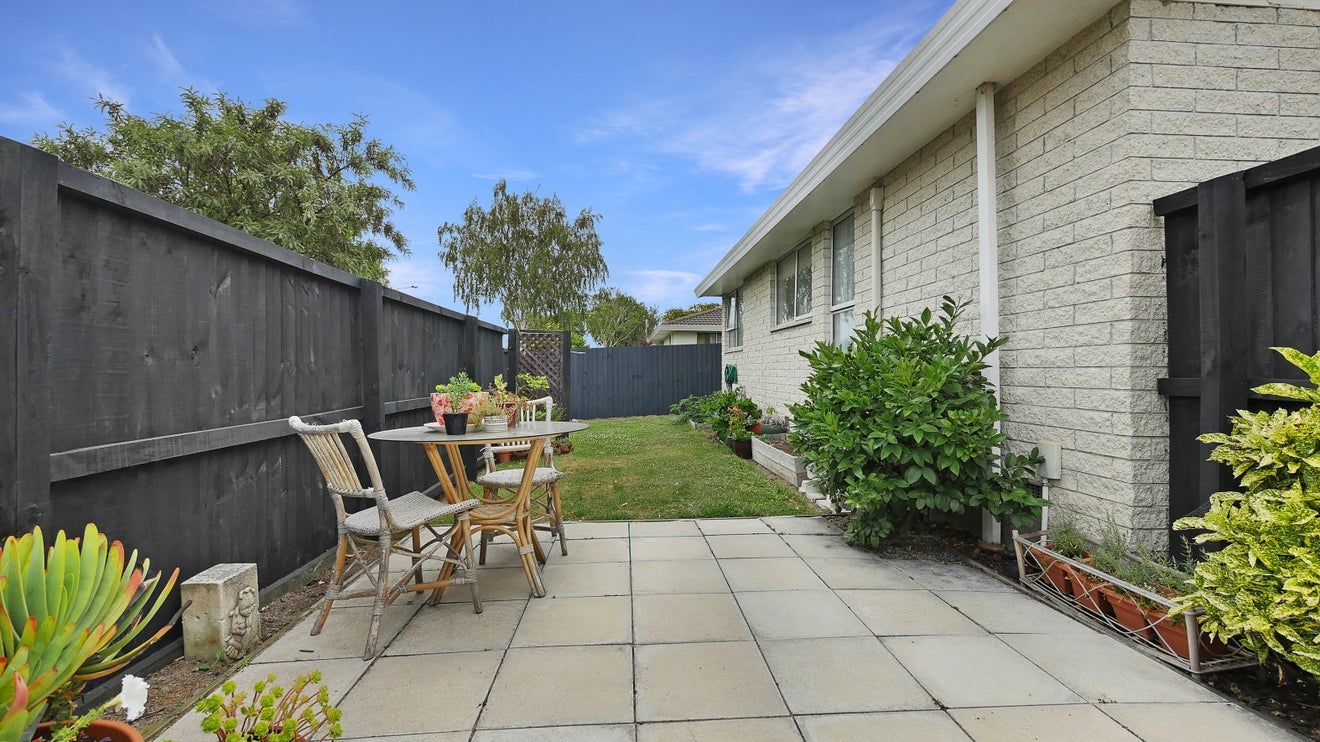 11A Chipping Lane, Redwood, Christchurch - Carousel 1