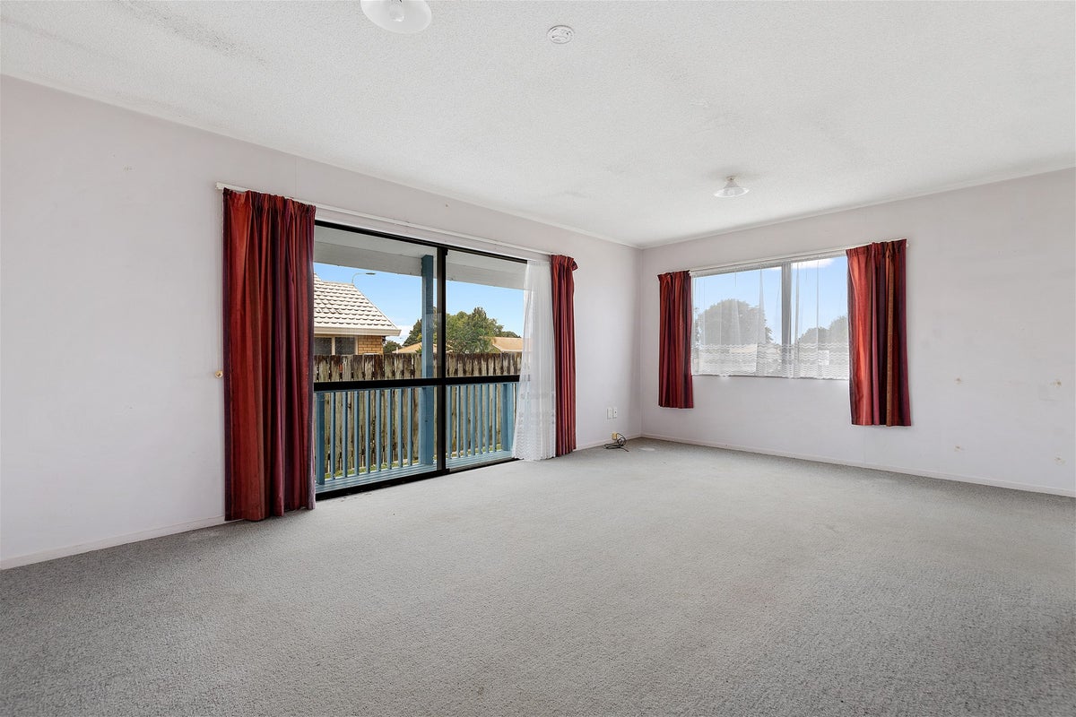 42 Lloyd Drive, Nawton, Hamilton - Carousel 2