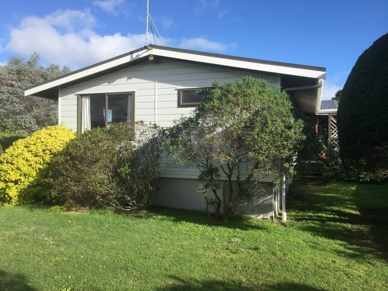 10 Pine Ridge Terrace, Waikanae Beach, Waikanae - Carousel 2