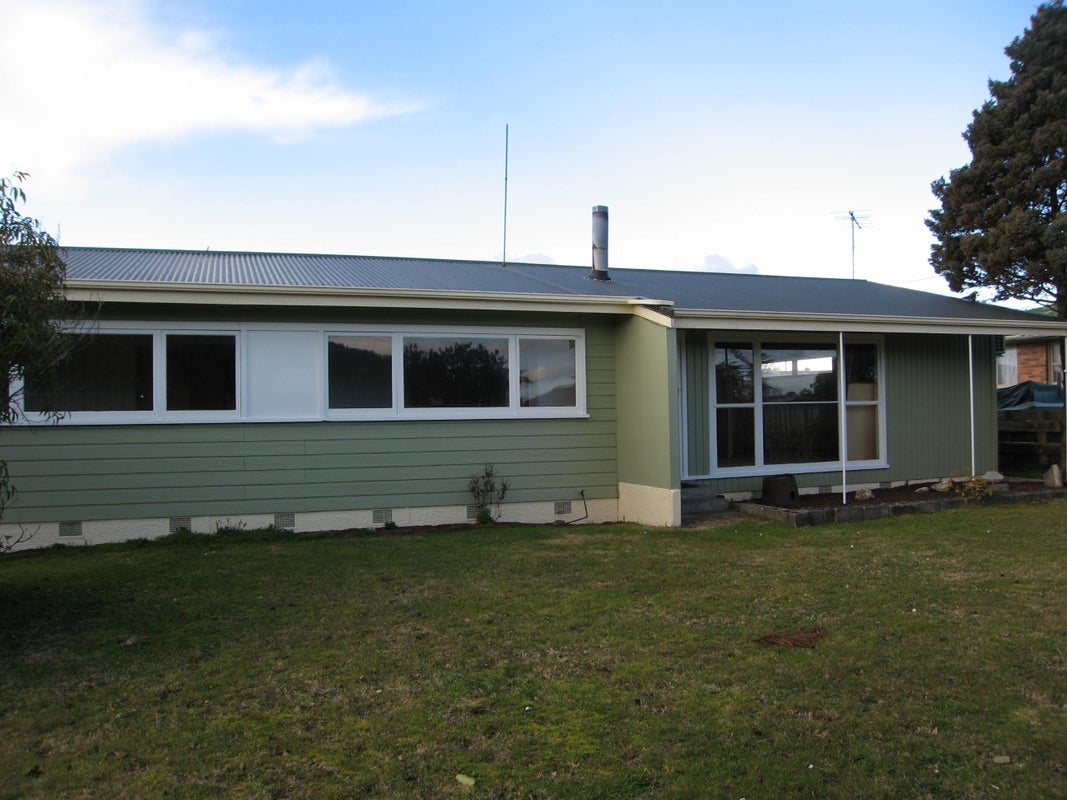 15 Logan Street, Fairy Springs, Rotorua - Carousel 2