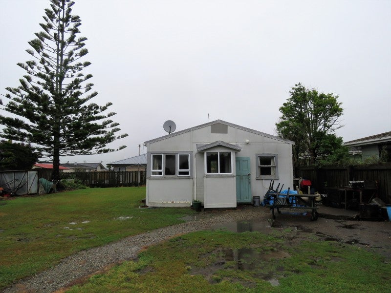 58 Henley Street, Westport, Westport - Carousel 1