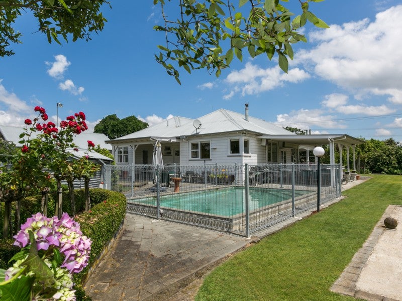 35 Tollemache Road East, Longlands, Hastings - Carousel 2