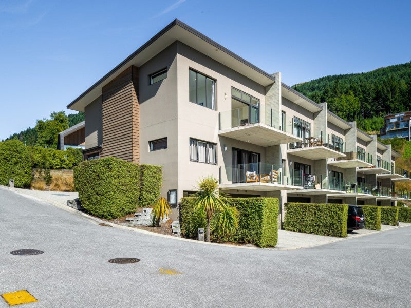 2/67 Andrews Road, Queenstown, Queenstown - Carousel 1