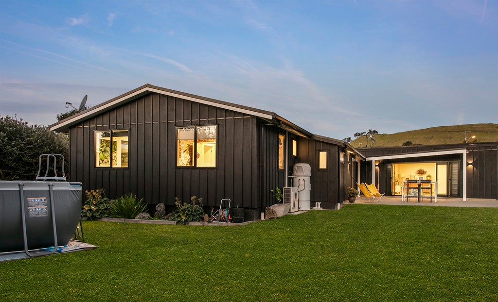36 Wallace Road, Mangere Bridge, Auckland - Carousel 2