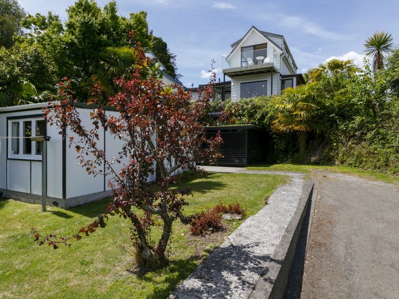 2/202 Lake Terrace, Waipahihi, Taupo - Carousel 1