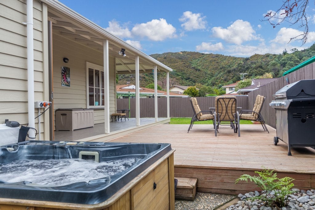 11 McEnroe Grove, Naenae, Lower Hutt - Carousel 18