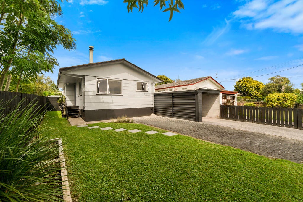 2/23 Mildmay Road, Henderson, Auckland - Carousel 1