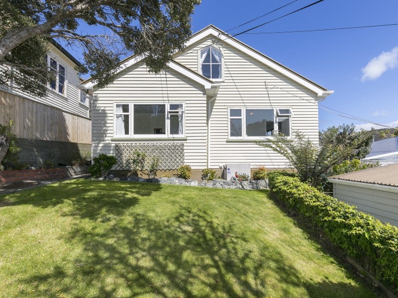 4 Aplin Terrace, Ngaio, Wellington - Carousel 1