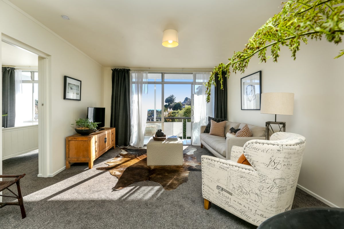 8/75 Carrington ST, Vogeltown, New Plymouth - Carousel 1