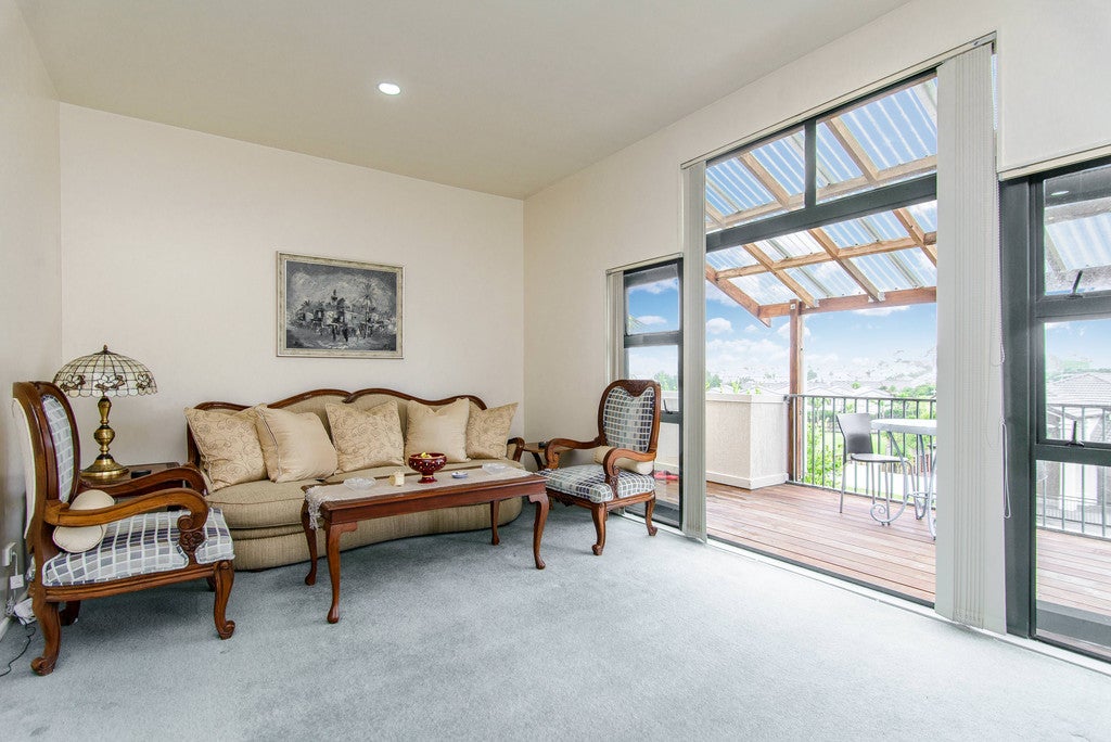 5/62 Fernhill Way, Oteha, Auckland - Carousel 1