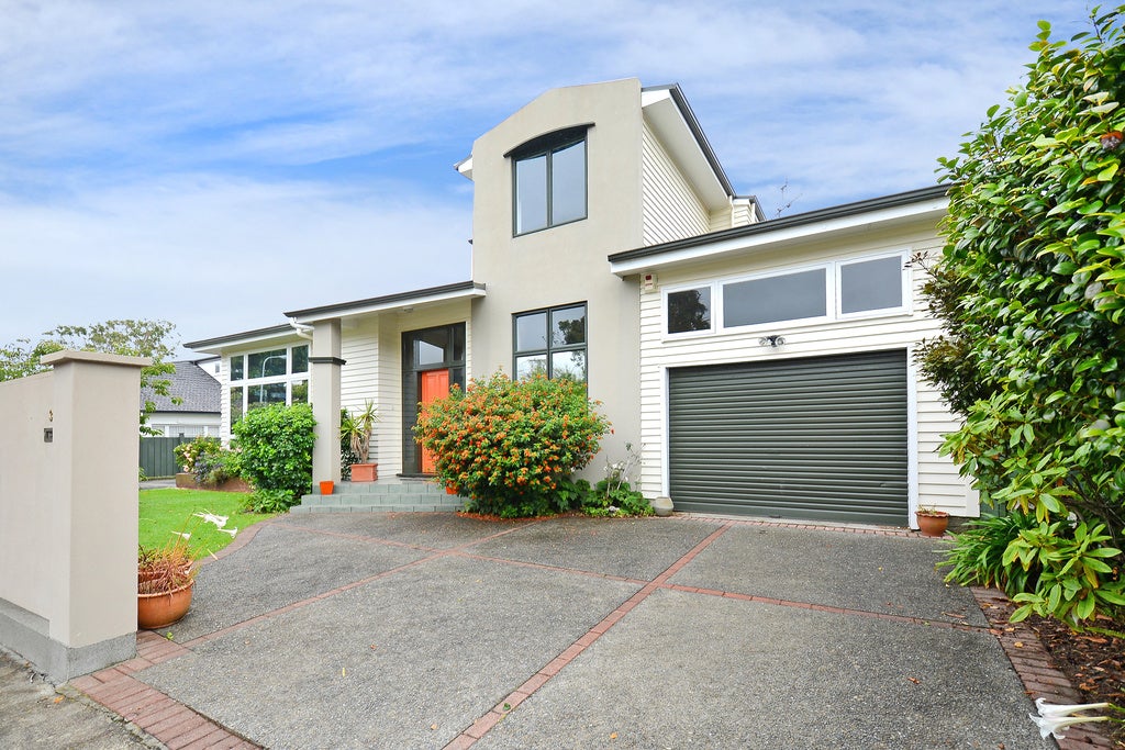 1/30 Military Road, Boulcott, Lower Hutt - Carousel 24