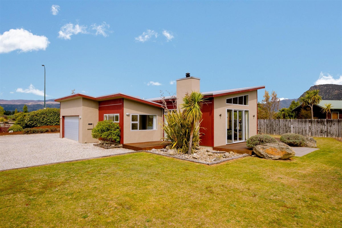 29 Frye Crescent, Albert Town, Wanaka - Carousel 1