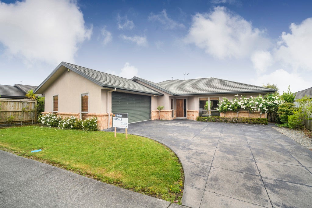 21 Johnstone Drive, Fitzherbert, Palmerston North - Carousel 1