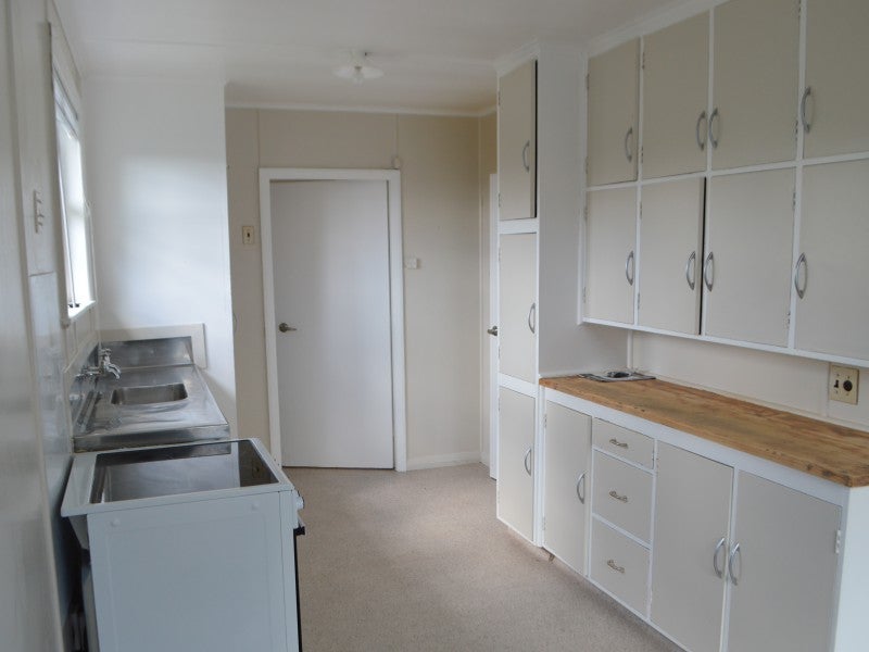 4 Muturangi Grove, Elsdon, Porirua - Carousel 2