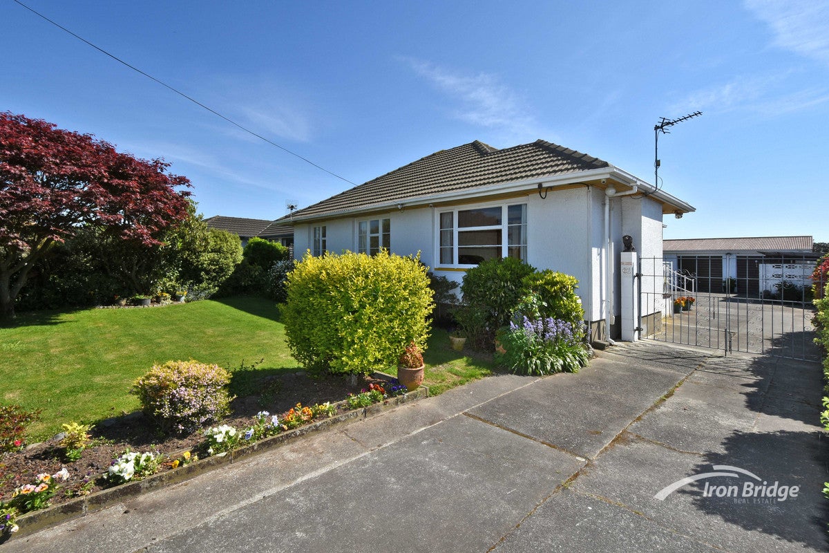 61 Tauiwi Crescent, Hei Hei, Christchurch - Carousel 1