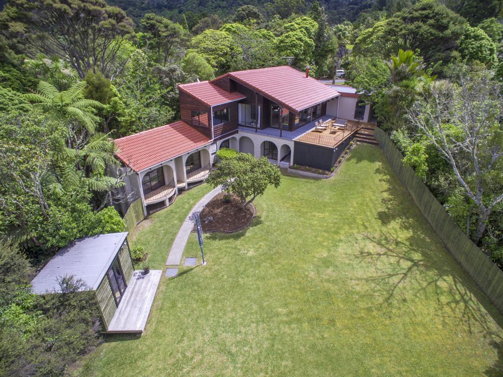 24 Atarua Gardens, Waiatarua, Auckland - Carousel 2