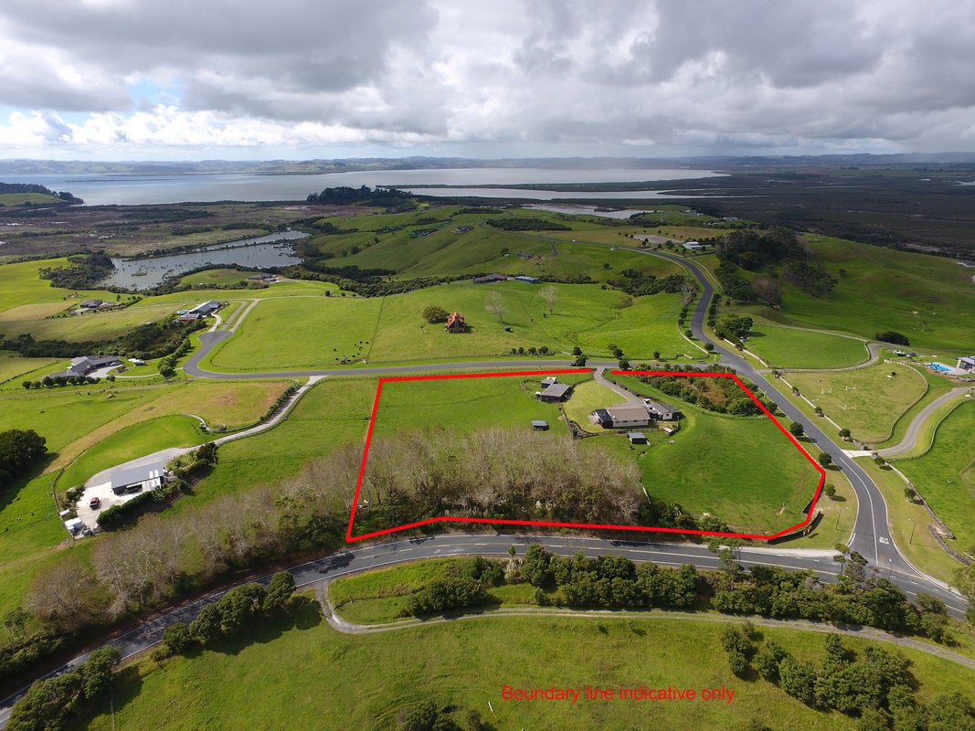 7 Kaipara Lake Road, Helensville - Carousel 1